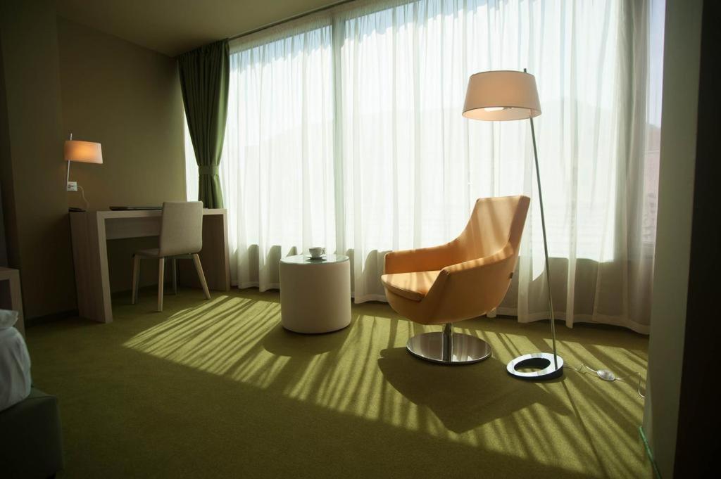 Hotel Armatti Brasov Bagian luar foto