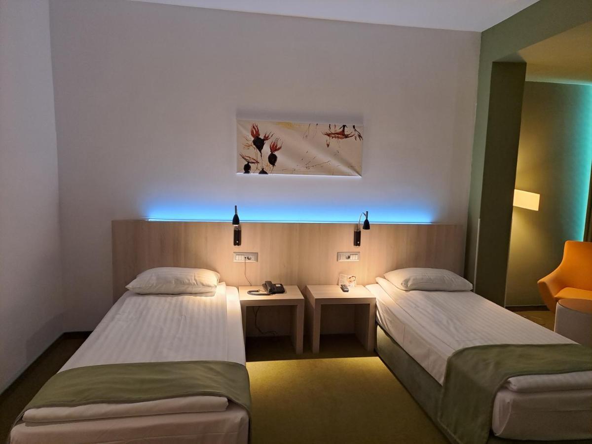 Hotel Armatti Brasov Bagian luar foto